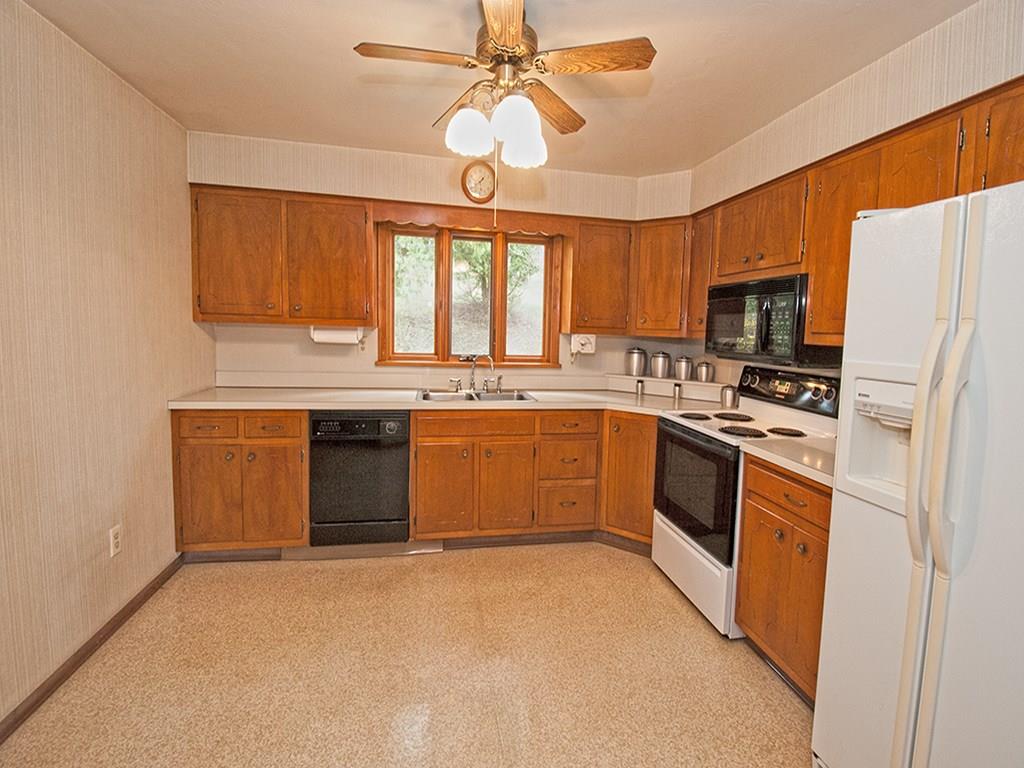 3079 East Hardies Road Gibsonia, PA 15044 - Photo 4 of 24 Gallery Image 4