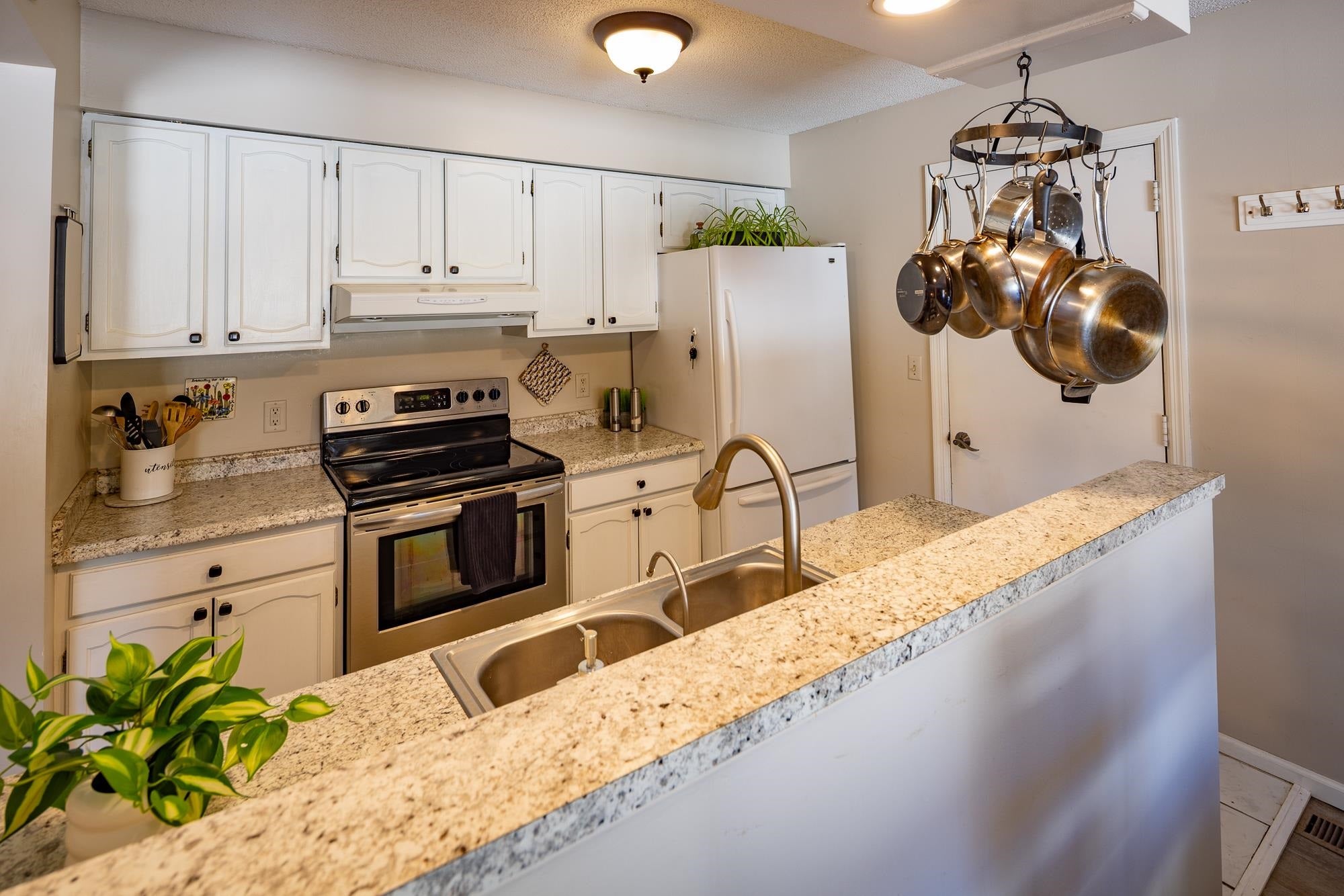 136 Mathison Road South Traverse City, MI 49686 - Photo 12 of 37 Gallery Image 12