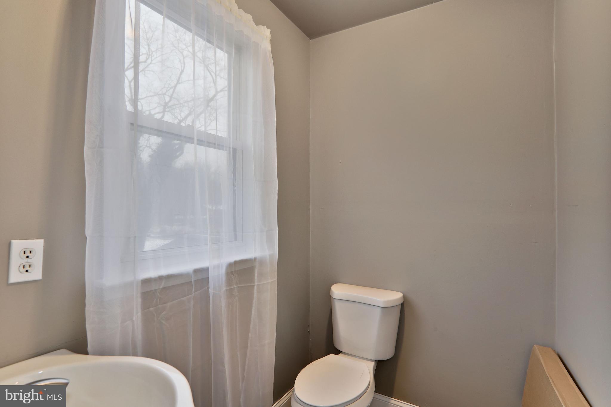61 Cedar Street Alloway, NJ 08001 - Photo 32 of 48 2ND FLOOR MASTER 1/2 BATH