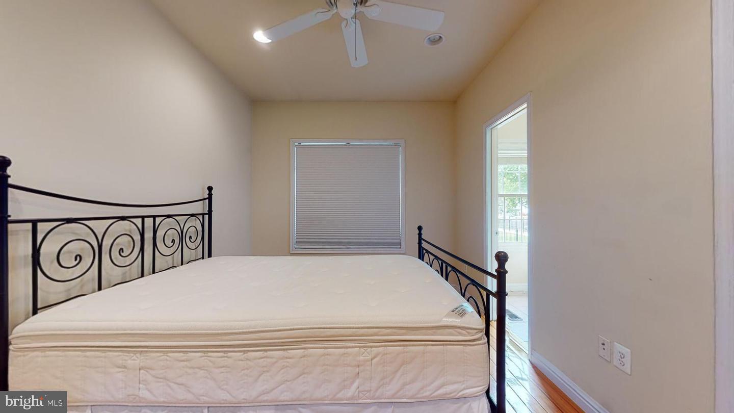 615 16th Street Northeast Washington, DC 20002 - Photo 19 of 33 a close up view of a elevator