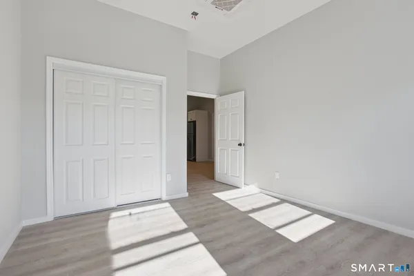 $1,600 | 215-219 Bank Street, Unit 5, New London, CT 06320