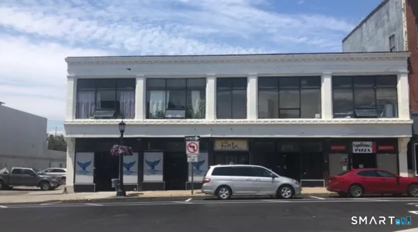 $1,600 | 215-219 Bank Street, Unit 5, New London, CT 06320