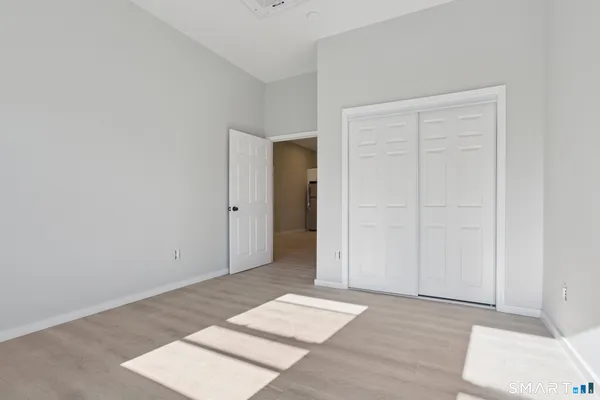 $1,600 | 215-219 Bank Street, Unit 5, New London, CT 06320