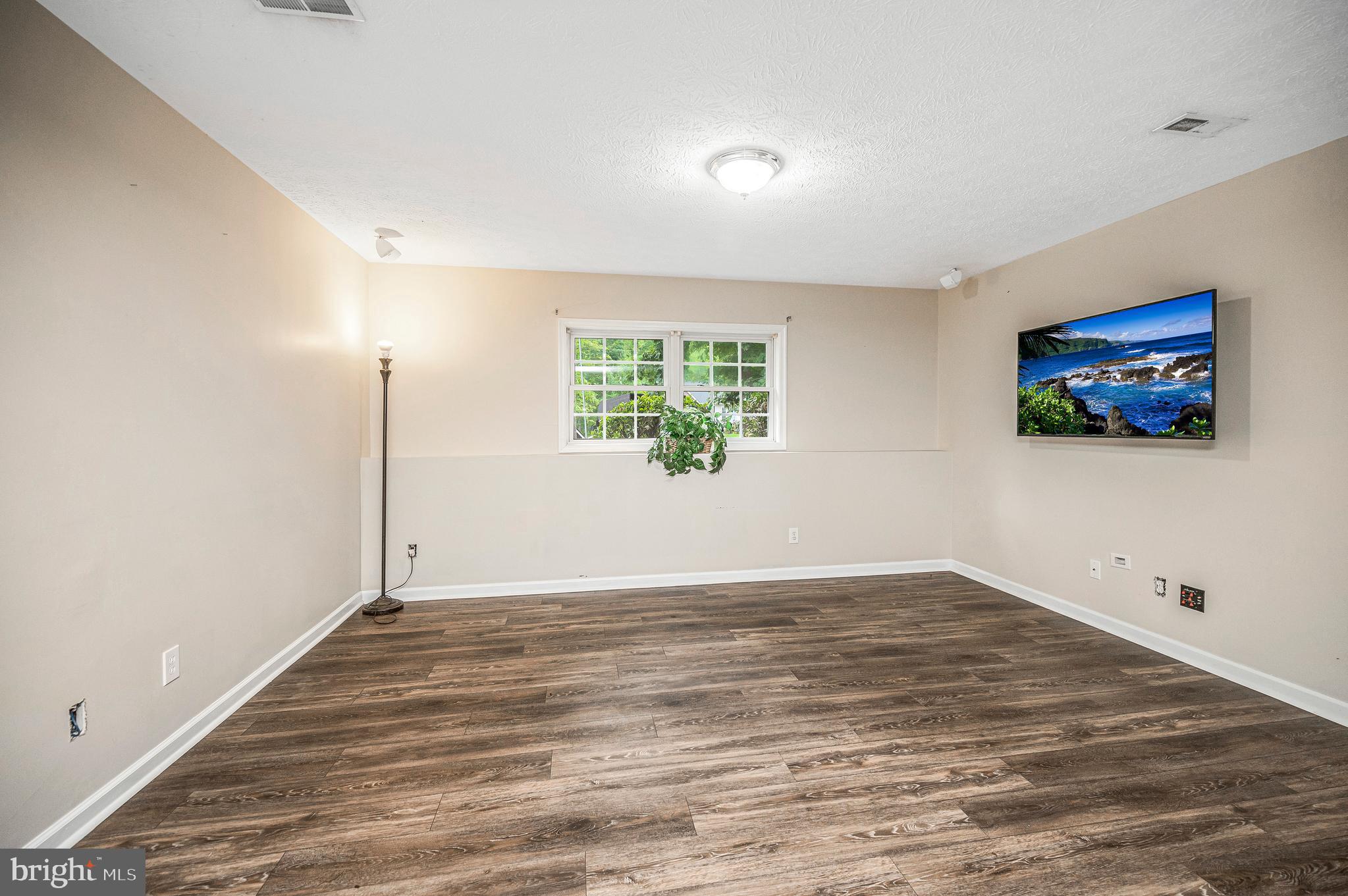 305 Birdie Road Locust Grove, VA 22508 - Photo 54 of 64 streetside portion fam rm