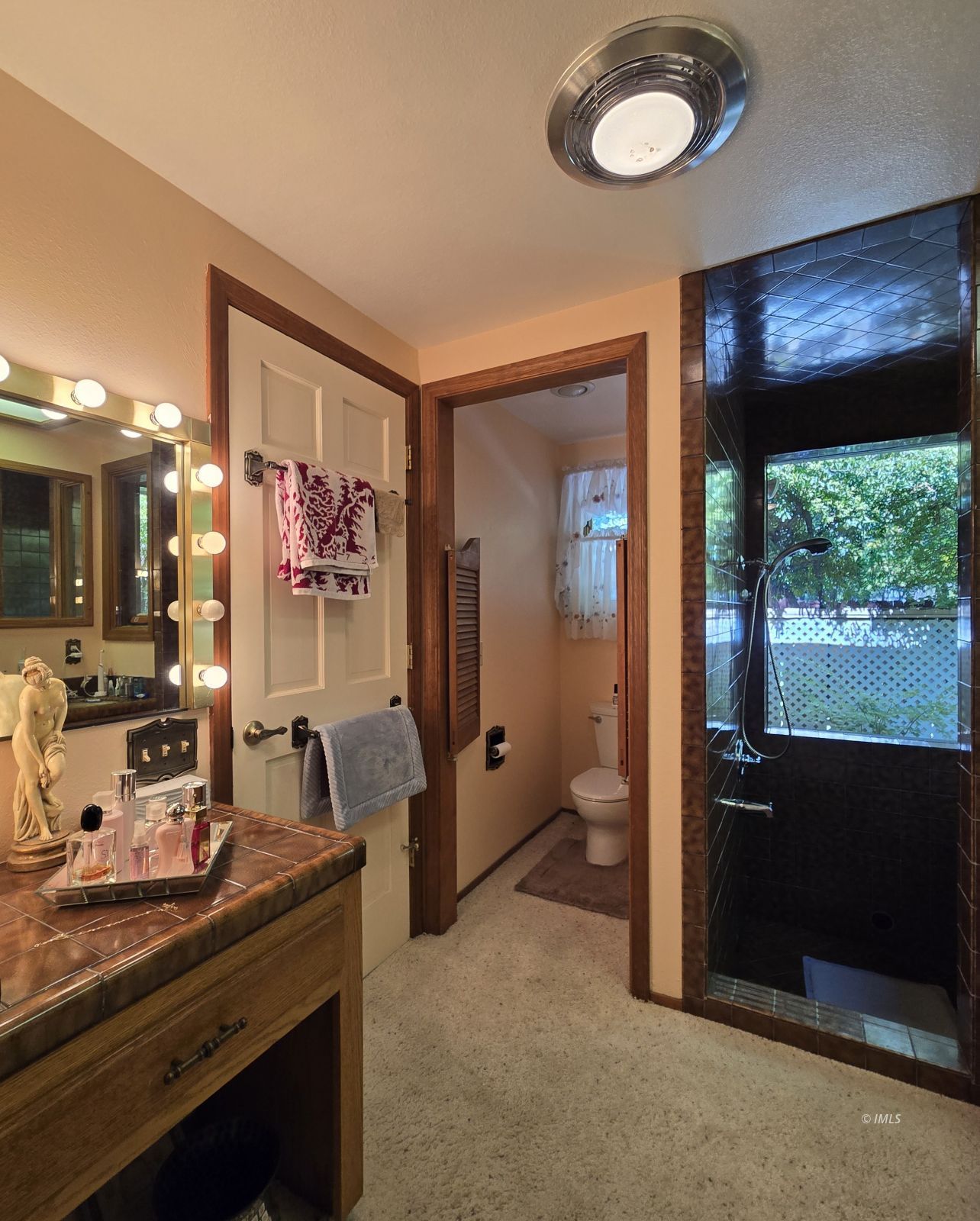 221 Mt Tom Road Bishop, CA 93514 - Photo 11 of 23 Bathroom