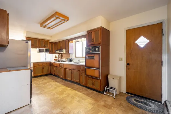 $164,900 | 5808 South Delmar Road, Marion, IN 46953
