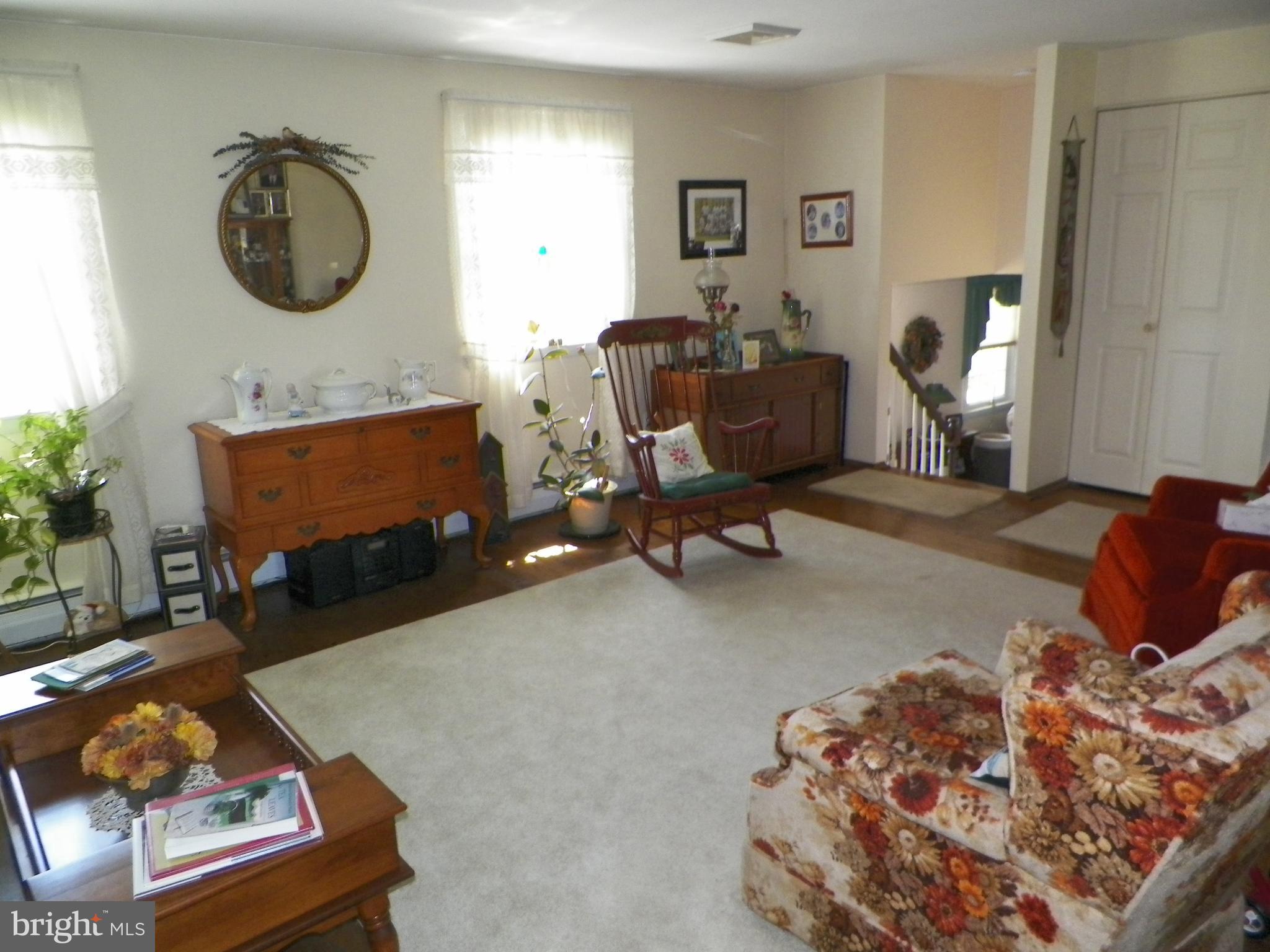 30 Norwood Road Warminster, PA 18974 - Photo 21 of 28 Living Room