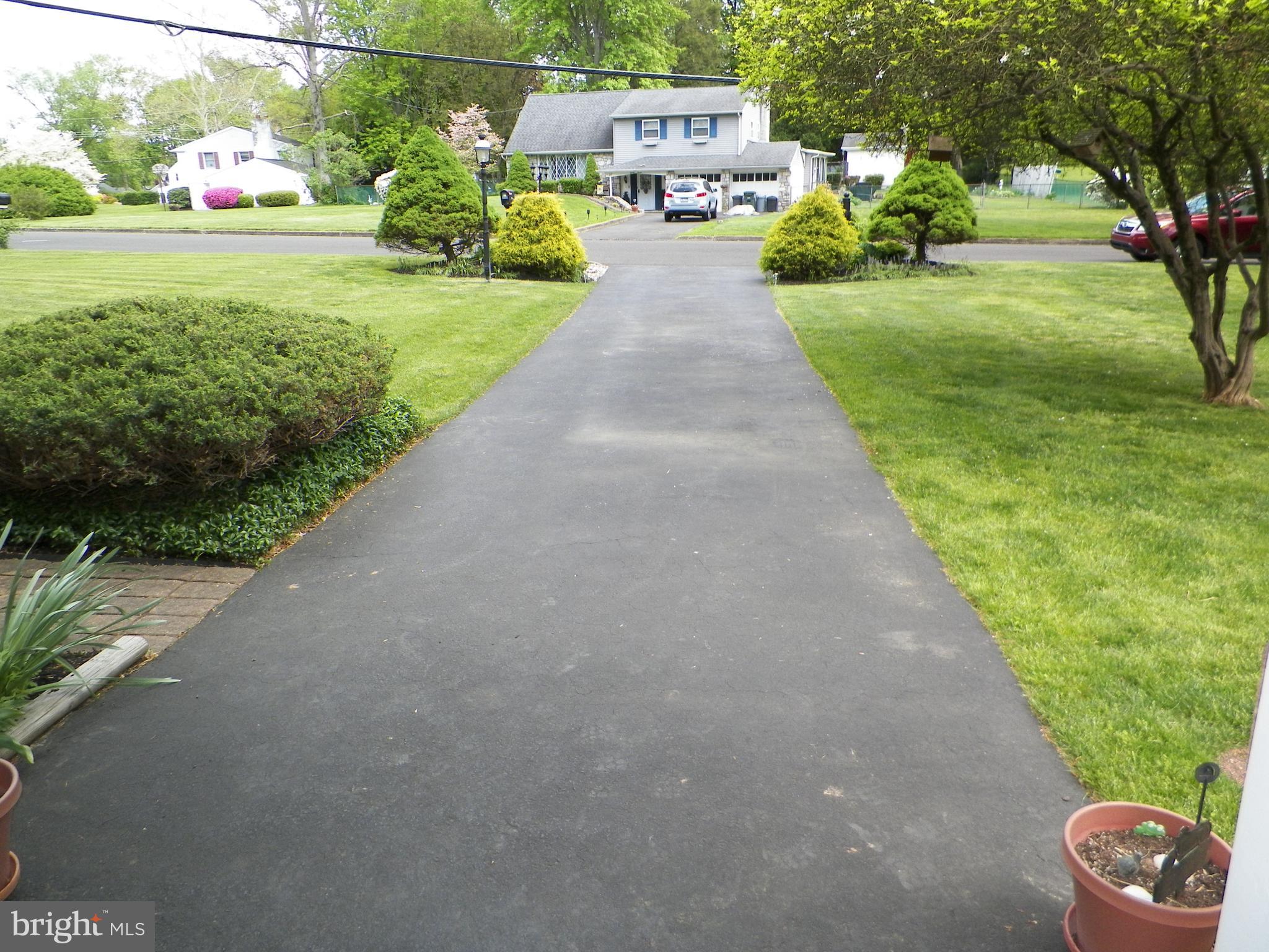 30 Norwood Road Warminster, PA 18974 - Photo 28 of 28 Driveway
