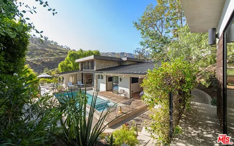 $3,995,000 | 3764 Las Flores Canyon Road, Malibu, CA 90265