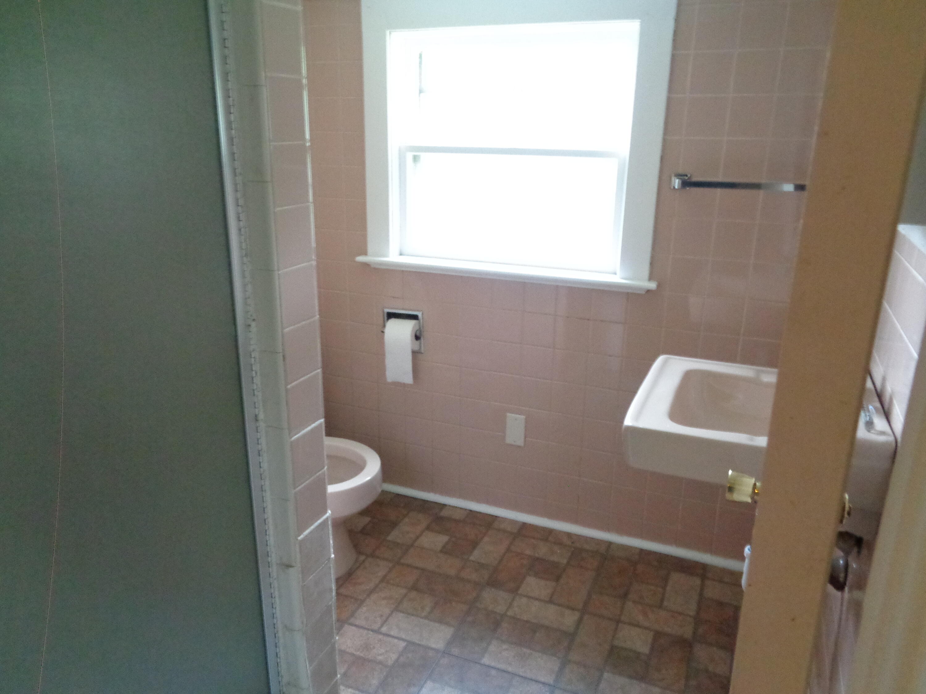164 Franklin Street Ellsworth, ME 04605 - Photo 29 of 45 Second Bathroom up