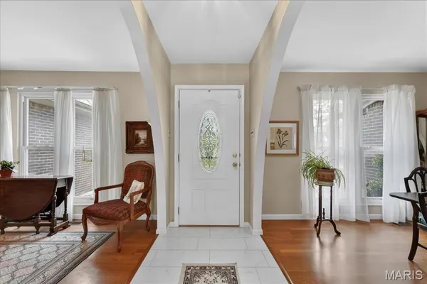 $445,000 | 2 Silveroak Court, Manchester, MO 63021