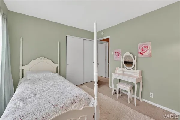 $445,000 | 2 Silveroak Court, Manchester, MO 63021