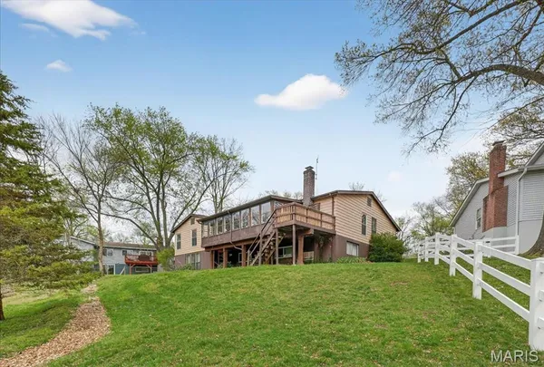 $445,000 | 2 Silveroak Court, Manchester, MO 63021