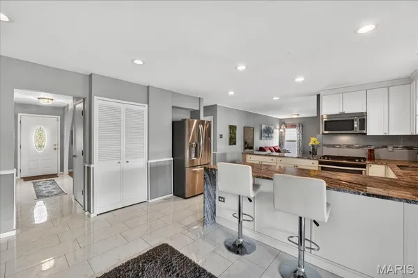 $445,000 | 2 Silveroak Court, Manchester, MO 63021