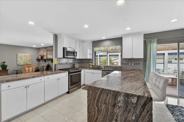 $445,000 | 2 Silveroak Court, Manchester, MO 63021