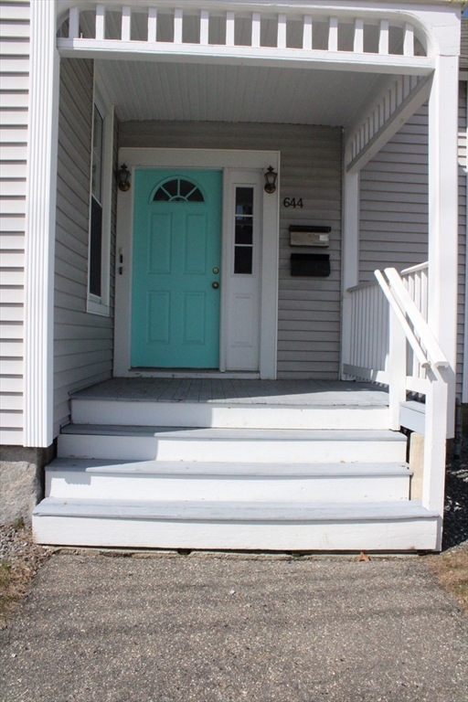 644 Pine Street Manchester, NH 03104 - Photo 2 of 32