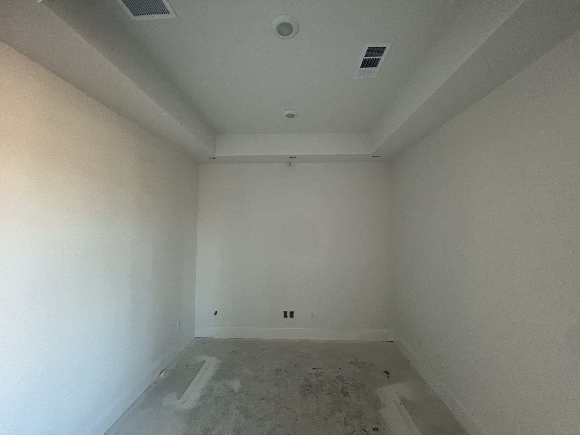 652 Cross Timbers Trace Hempstead, TX 77445 - Photo 9 of 13 a small space with a window