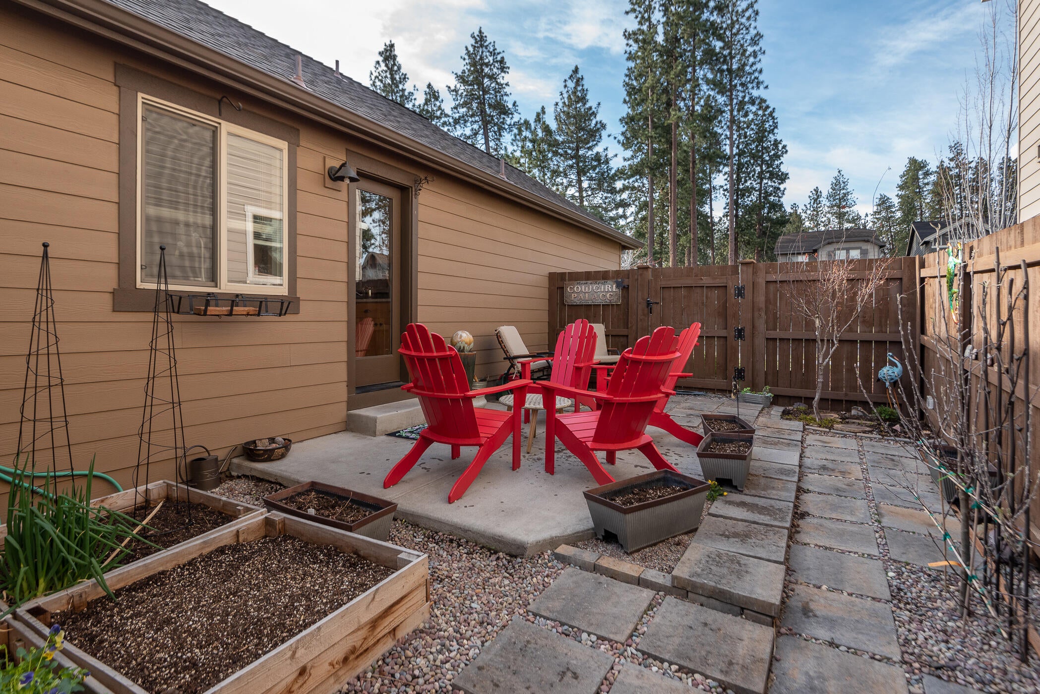 20274 Badger Road Bend, OR 97702 - Photo 20 of 25 Badger+Merrriewood_Melanie-5