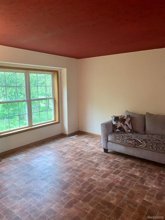 655 E Ridge South Lyon, MI 48178 - Photo 19 of 37