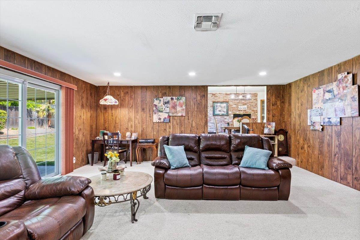 4939 Brookglen Way Carmichael, CA 95608 - Photo 17 of 56