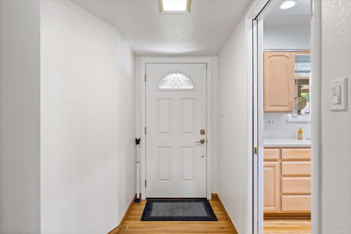 4939 Brookglen Way Carmichael, CA 95608 - Photo 5 of 56