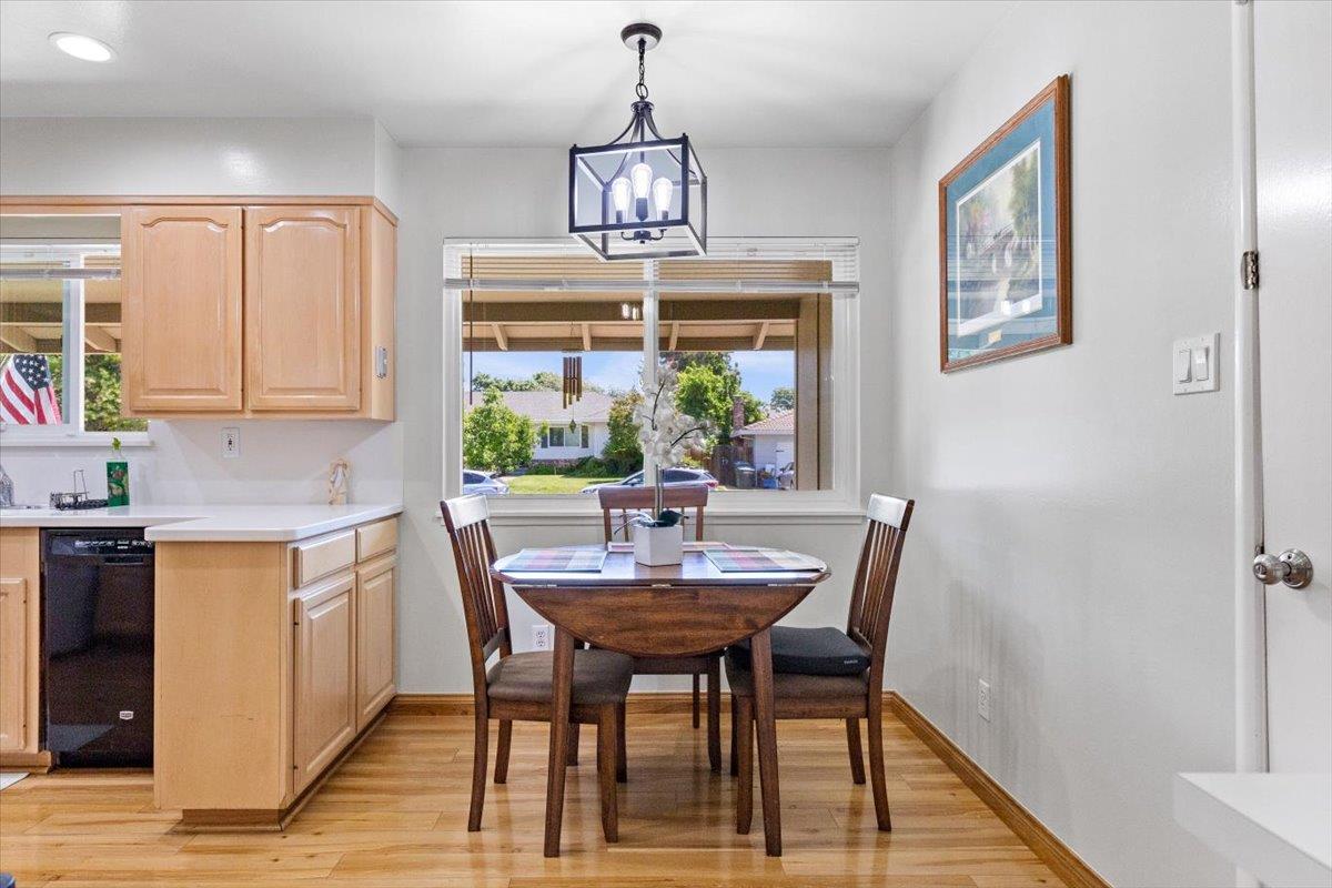 4939 Brookglen Way Carmichael, CA 95608 - Photo 8 of 56