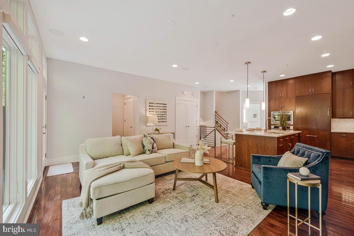 5131 Willet Bridge Road Bethesda, MD 20816 - Photo 10 of 42 Main Living area