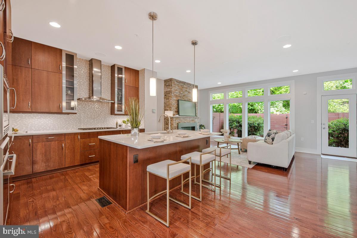 5131 Willet Bridge Road Bethesda, MD 20816 - Photo 4 of 42 Main level Kitchen and living area