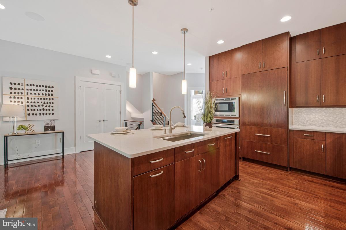 5131 Willet Bridge Road Bethesda, MD 20816 - Photo 7 of 42 Kitchen with Island