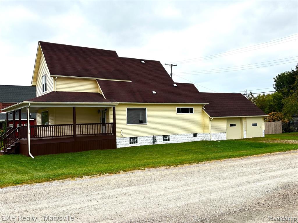 8897 Avoca Road Avoca, MI 48006 - Photo 2 of 29