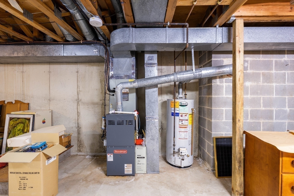 15 B Castle Hills Road, Unit B Agawam, MA 01001 - Photo 28 of 36