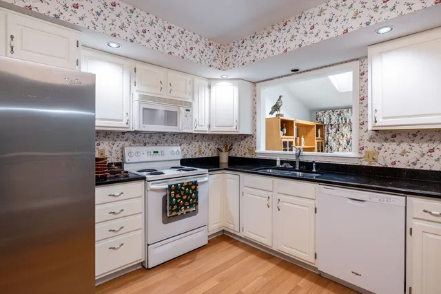 $330,000 | 15 B Castle Hills Road, Unit B, Agawam, MA 01001