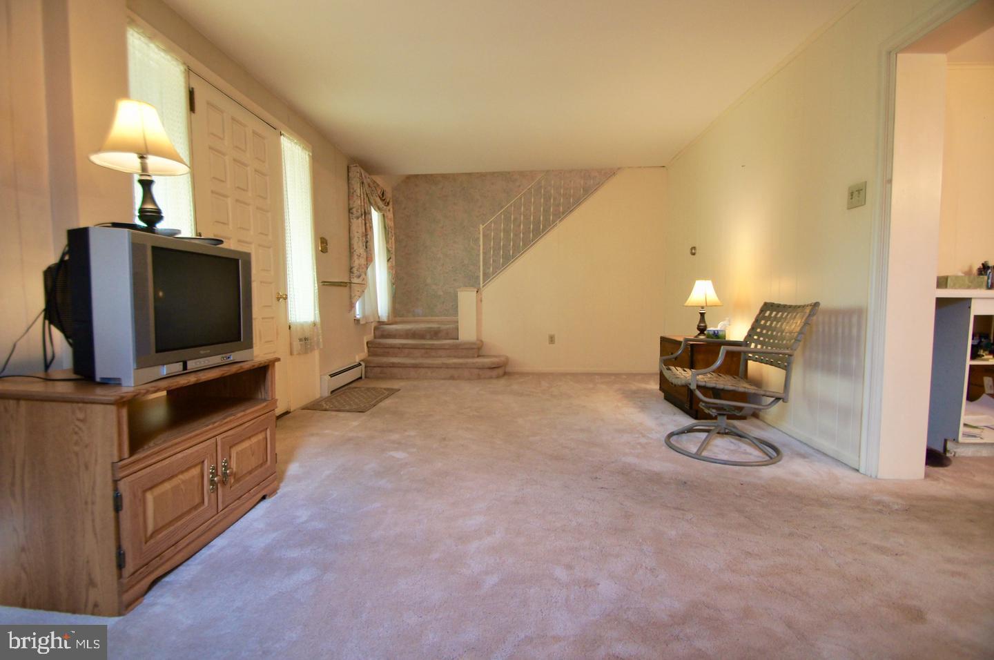 3521 Kutztown Road Reading, PA 19605 - Photo 5 of 16
