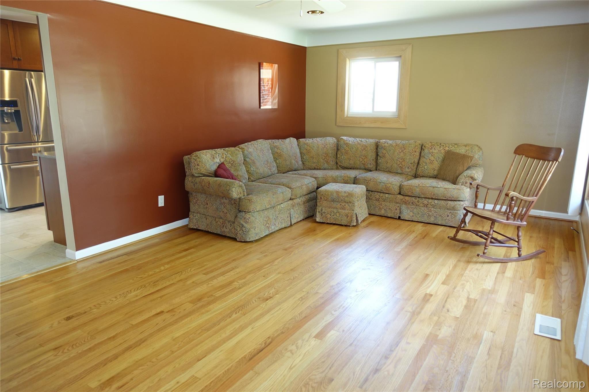 27529 Jean Road Warren, MI 48093 - Photo 13 of 32 DSC01240.JPG