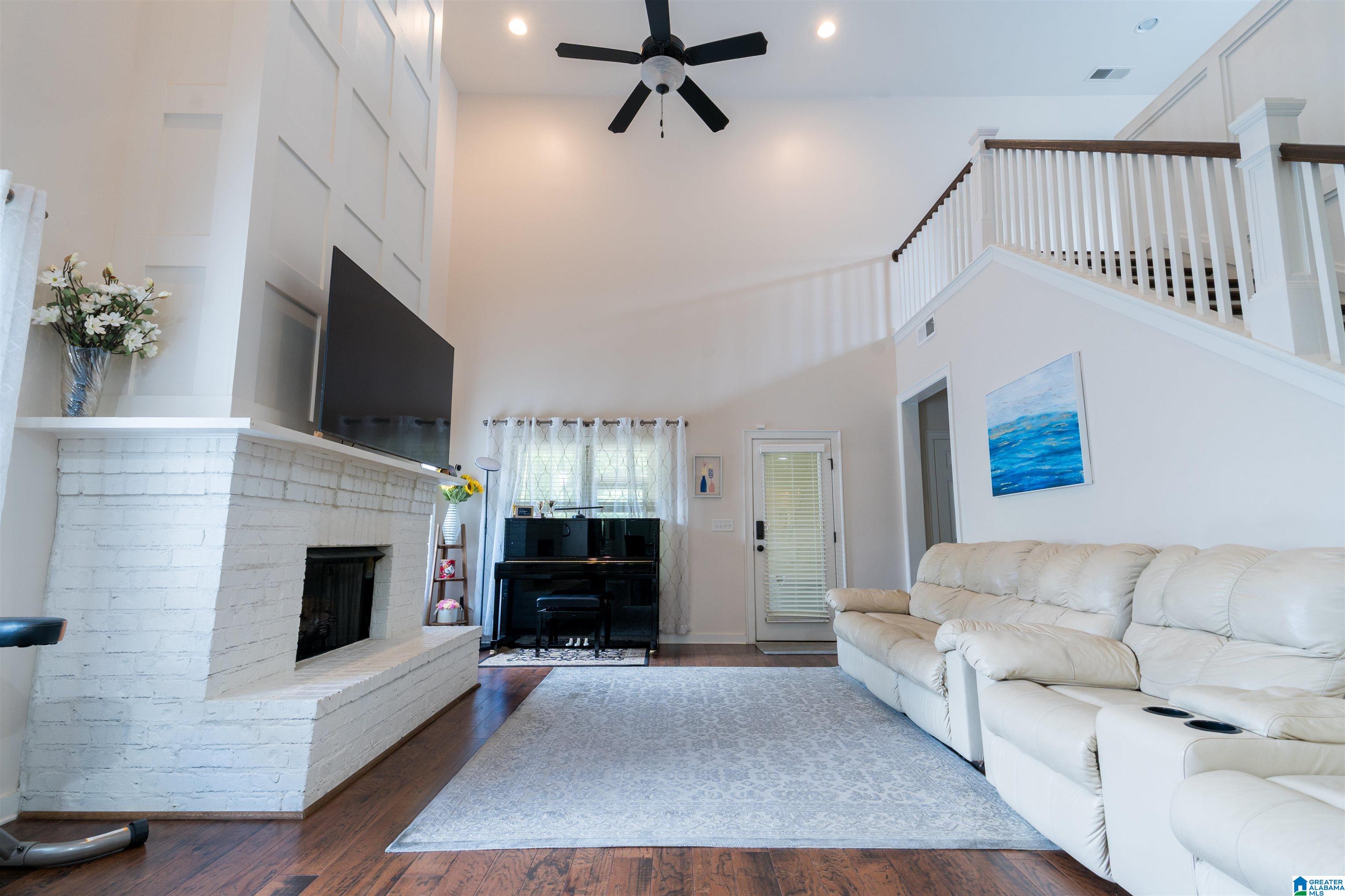 2512 Montauk Road Hoover, AL 35226 - Photo 3 of 44