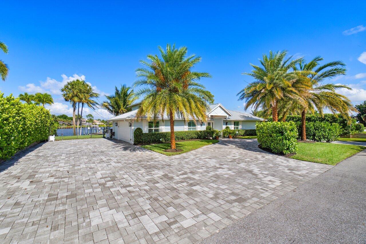 19 Saddleback Road Tequesta, FL 33469 - Photo 3 of 49 19 Saddleback Rd