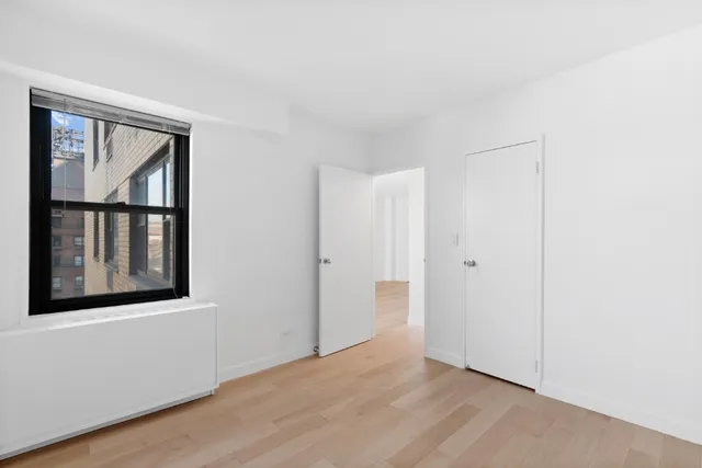 $895,000 | 345 East 80th Street, Unit 18A | Upper East Side