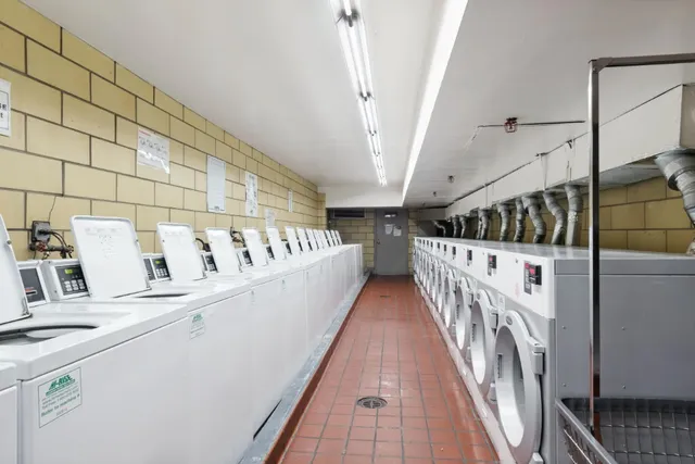 $895,000 | 345 East 80th Street, Unit 18A | Upper East Side