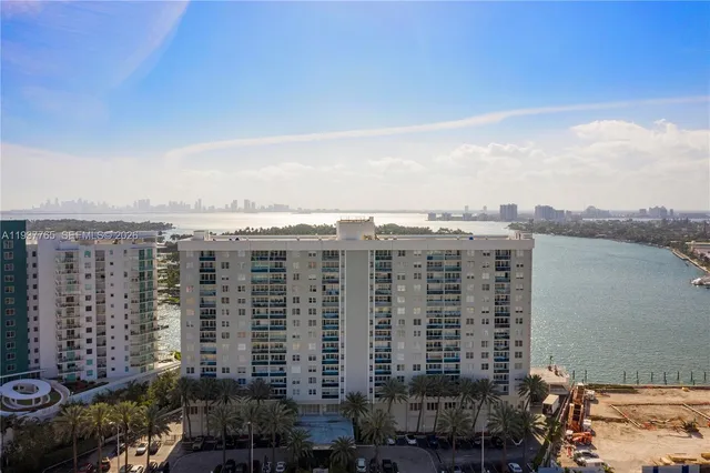 $2,700 | 6770 Indian Creek Drive, Unit 4P, Miami Beach, FL 33141