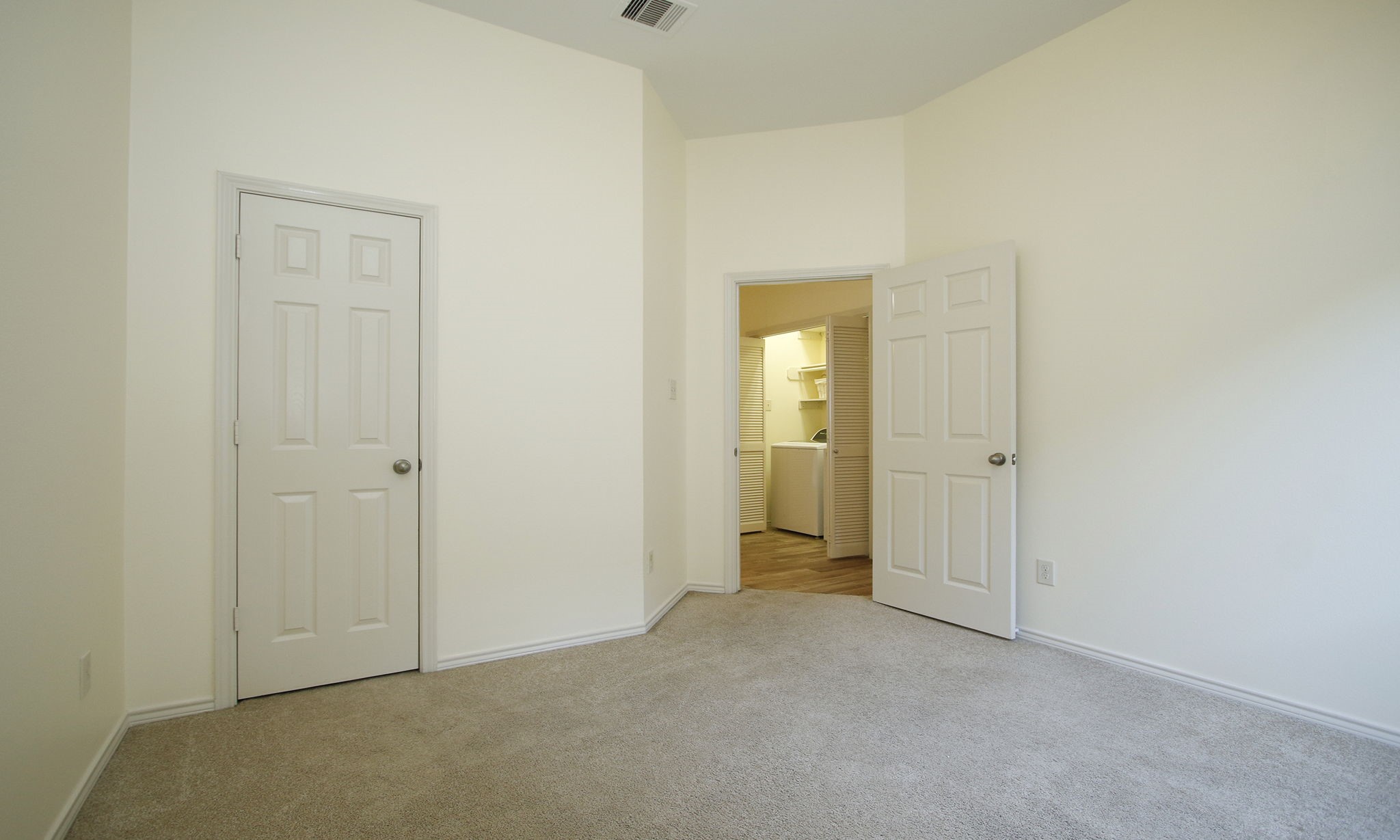 11123 Pembroke Ridge Drive Houston, TX 77065 - Photo 28 of 43 a view of an empty room and closet area