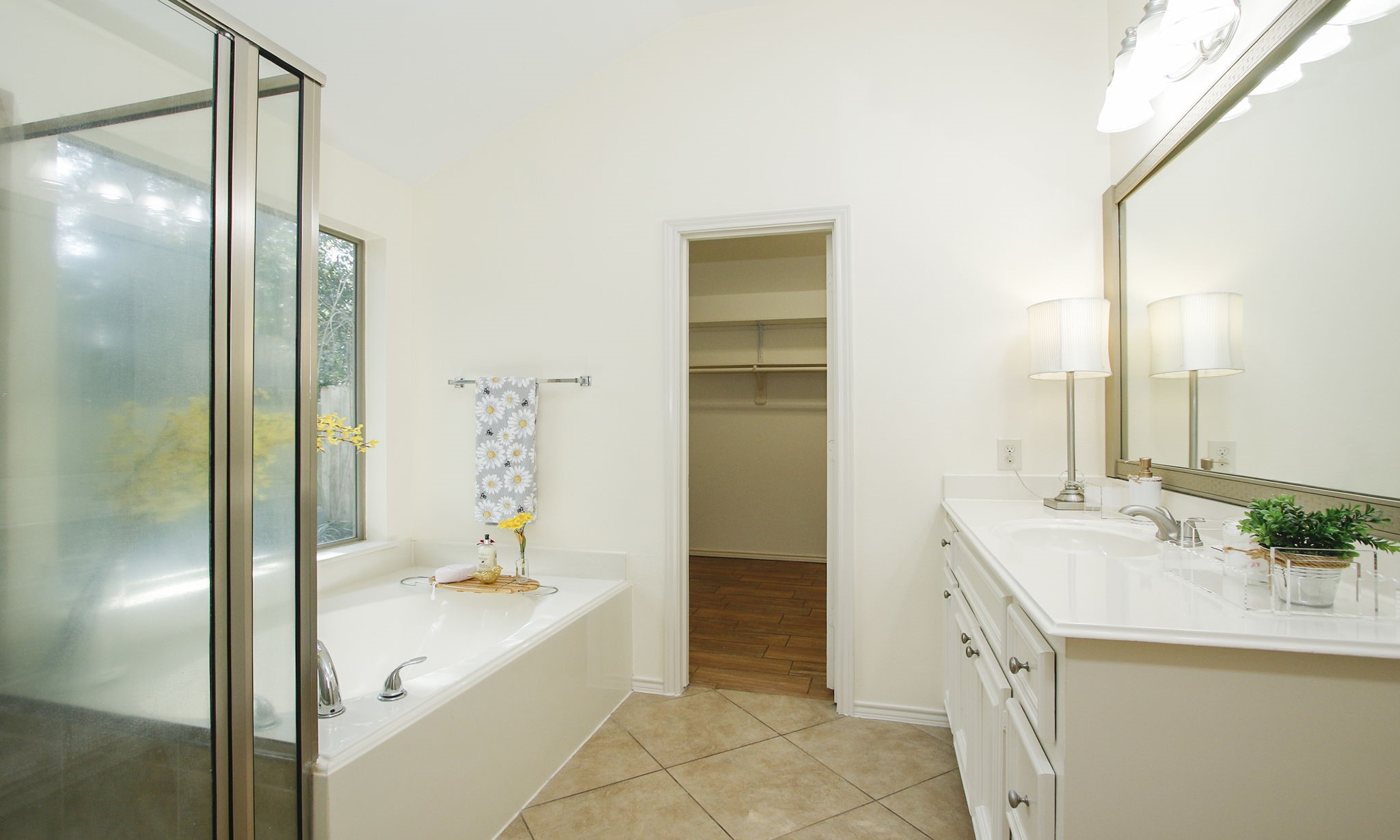 11123 Pembroke Ridge Drive Houston, TX 77065 - Photo 35 of 43 a bathroom with a tub sink and mirror