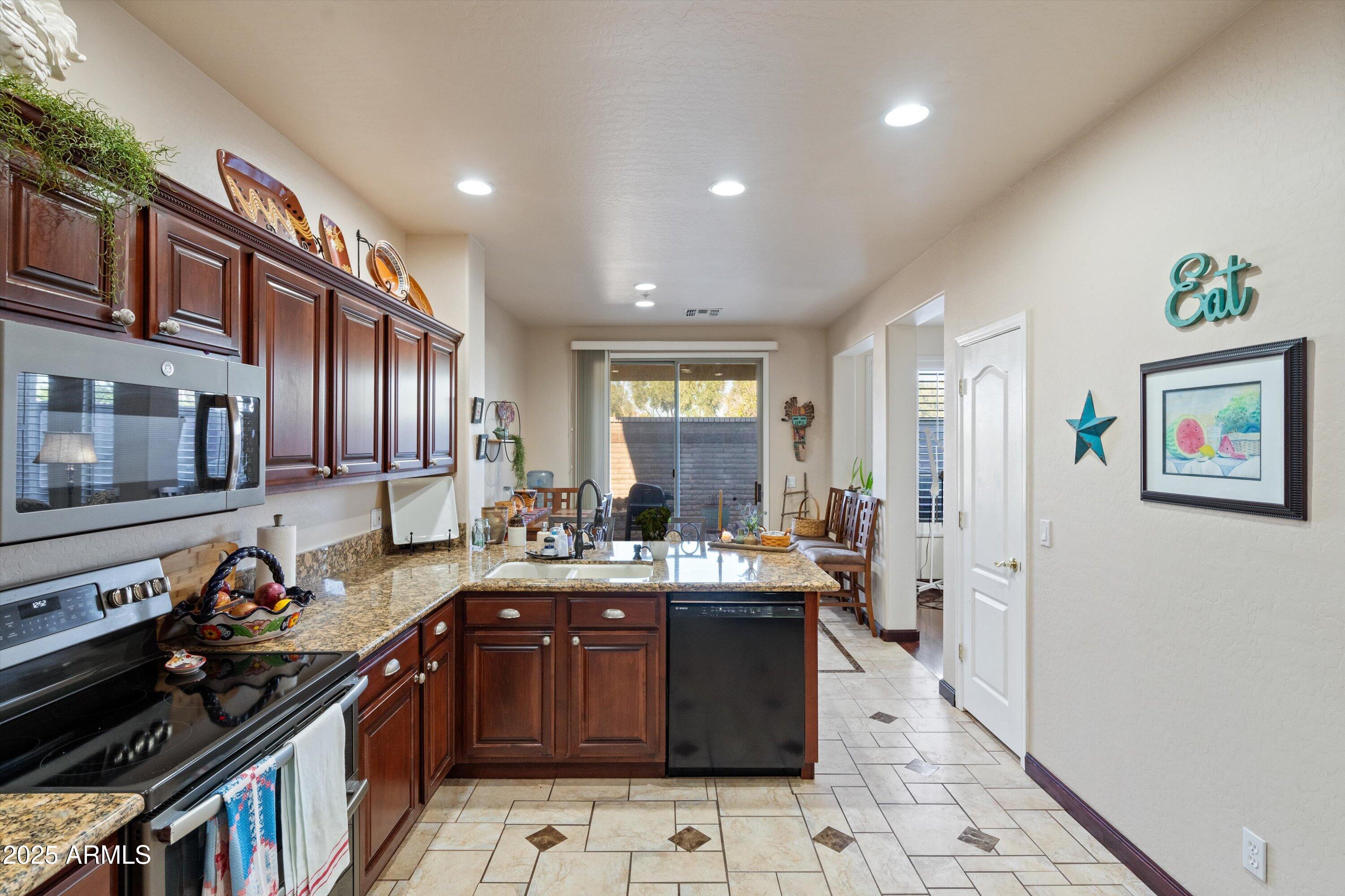 5415 East McKellips Road, Unit 110 Mesa, AZ 85215 - Photo 17 of 43 17-Kitchen