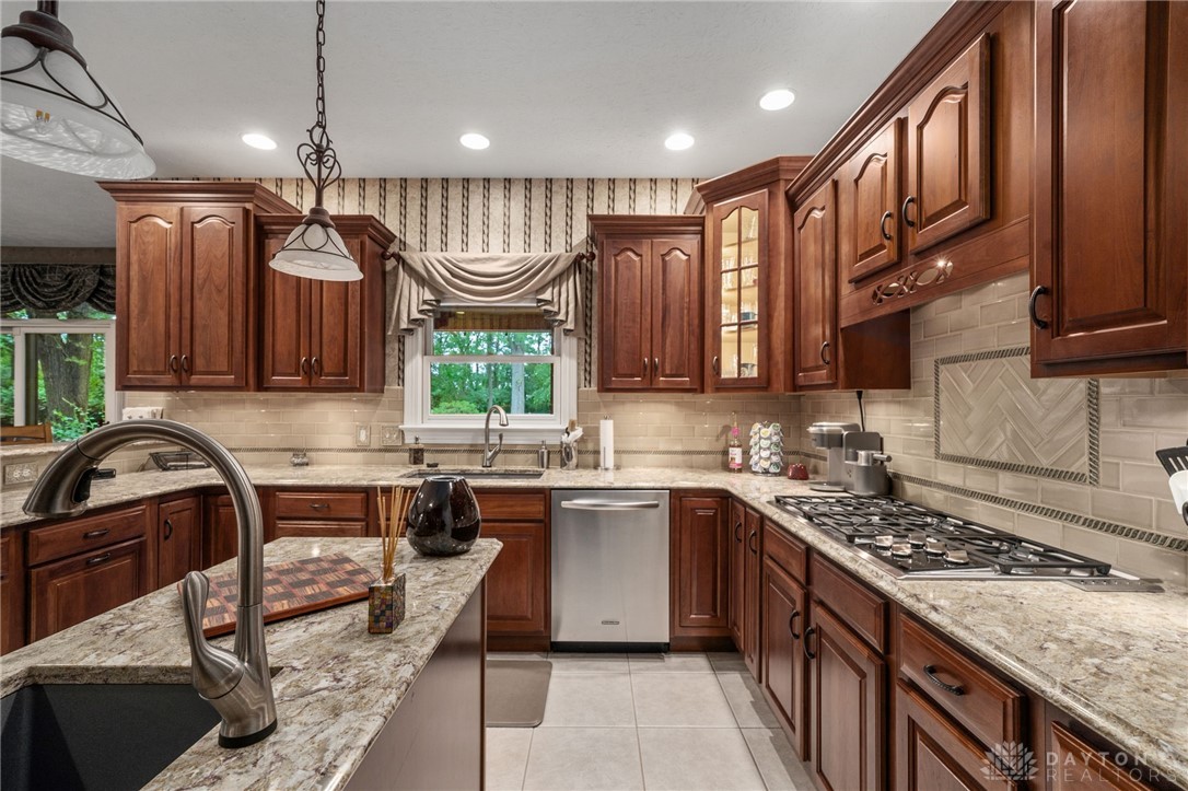 7607 Stone Ridge Drive Springboro, OH 45066 - Photo 27 of 81 KITCHEN