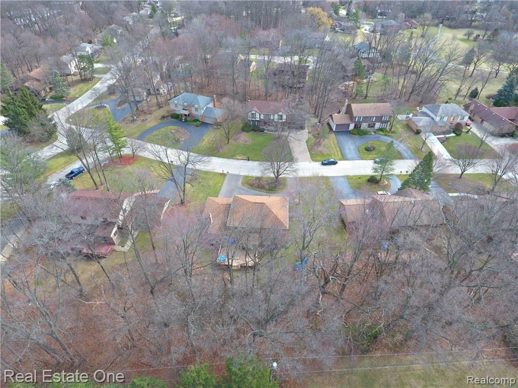 30215 High Valley Road Farmington Hills, MI 48331 - Photo 5 of 30