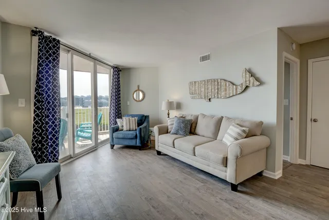 $1,600 | 2000 New River Inlet Road, Unit 1103, North Topsail Beach, NC 28460