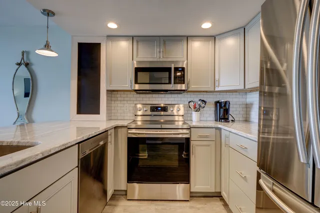 $1,600 | 2000 New River Inlet Road, Unit 1103, North Topsail Beach, NC 28460