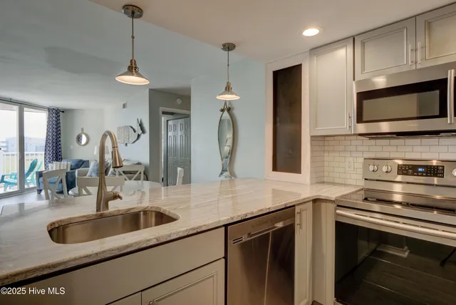 $1,600 | 2000 New River Inlet Road, Unit 1103, North Topsail Beach, NC 28460