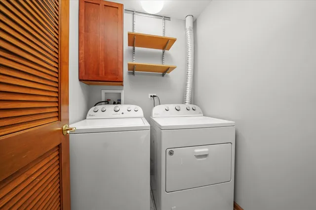 $464,900 | 1342 Lunt Court, Schaumburg, IL 60193