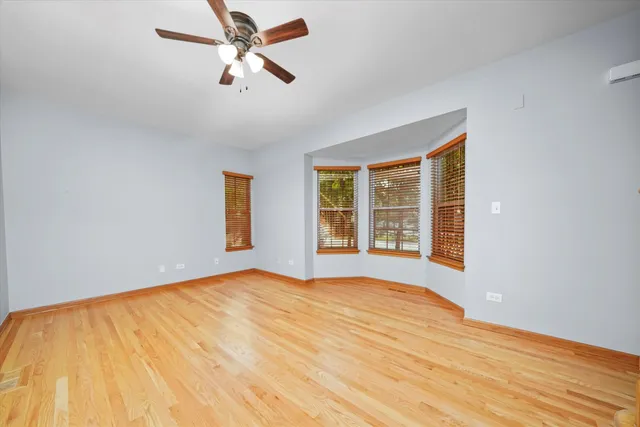 $464,900 | 1342 Lunt Court, Schaumburg, IL 60193