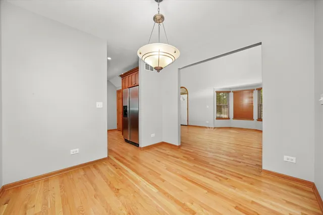 $464,900 | 1342 Lunt Court, Schaumburg, IL 60193